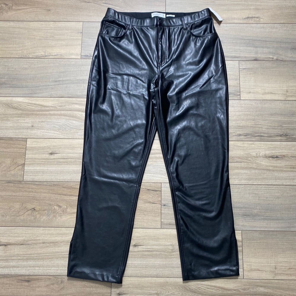 Abercrombie & Fitch Women 90s Straight Ultra High Rise Vegan Leather Pant 34/18L